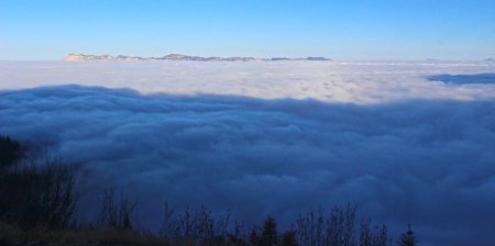 Au-dessus de la mer de nuages