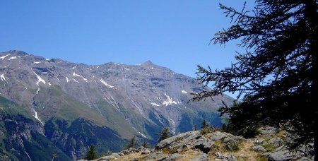  	Rochemelon vu des Granges d’Arpon.