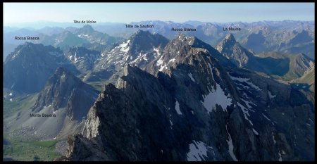 Pano... Rocca Blanca et les plus belles cimes du secteur vues du Brec de Chambeyron.