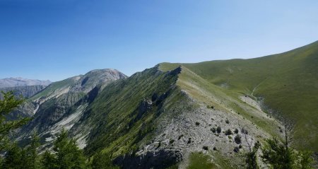 Regard arrière dans la montée.