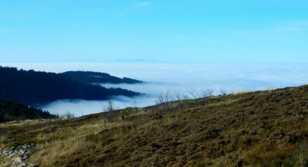 Côté ouest, le brouillard a tendance à monter.