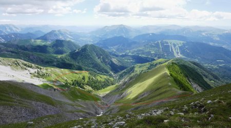 Itinéraire approximatif de la descente, et une belle vue de la crête de Conforan..