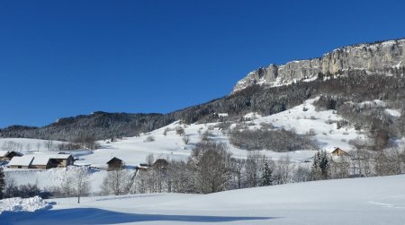 Vers le foyer de fond