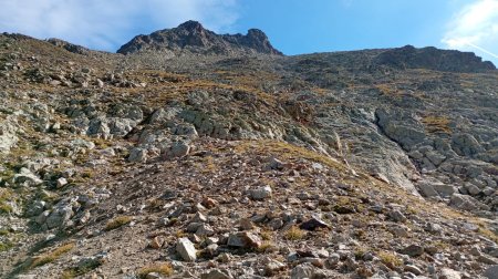 La suite de la raide montée vers le Puy des Baumes