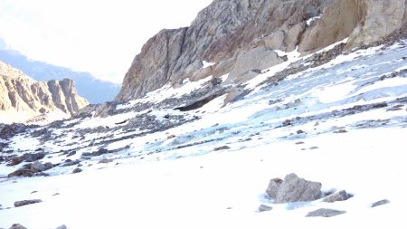 Glacier pendant la descente au dessus du pierrier central