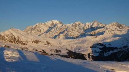 Le soleil commence à décliner.