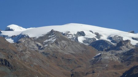 Le Breithorn (4163m) fait son apparition.