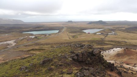 A gauche le lac Graenvatn, abrité dans un ancien cratère.