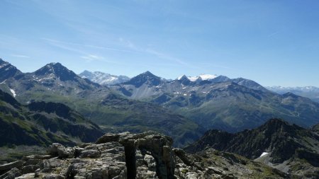 Sommets du Grand Paradis et de Haute Tarentaise.