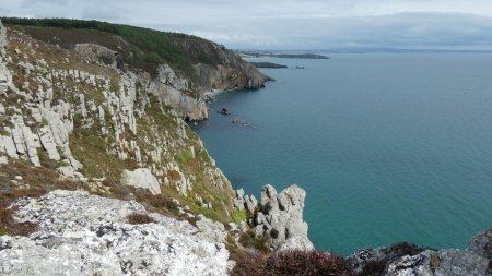 Les falaises du Guern.