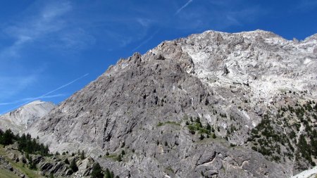 Descente dans le Rio Secco : le versant est du Chaberton.