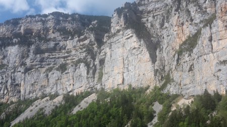 contreforts de la montagne de Glandasse