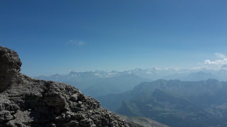 La vue sur les Ecrins s’ouvre.