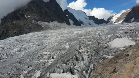 La Barre des Ecrins à moitié couverte.