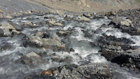 Grandes eaux pour le torrent du Maurian.