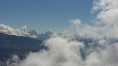 La Meije et les Ecrins se dévoilent.