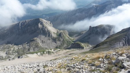 Je vais viser le col entre la Tête d’Oriol et les Prêtres puis aviser.