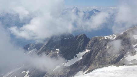 Peu de vues sur les Ecrins.