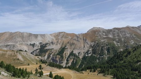 Vue sur la vallée du mélézet