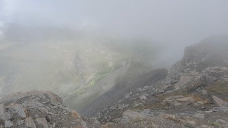 On aperçoit quand même la chapelle de Clausis (coté Saint-Véran)