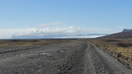 La piste carrossable.