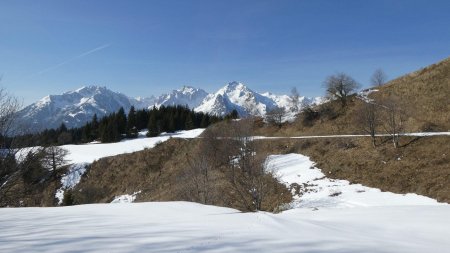 Vers les sommets de Belledonne.