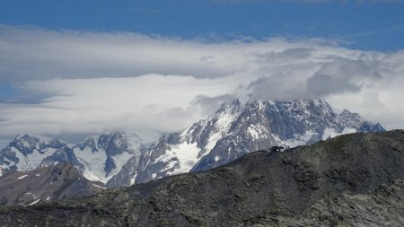 Le temps se dégrade sur le Mont Blanc.