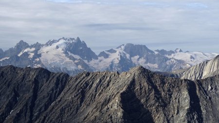 Pointe Salvador et massif des Ecrins.