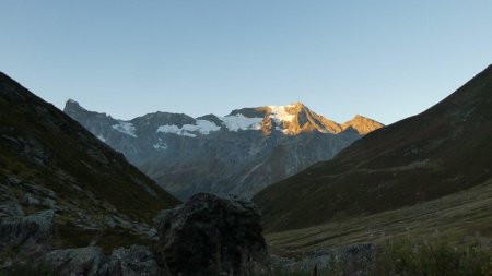 De la Grande Glière (à gauche) à Becca Motta.