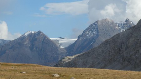 Vers la Pointe et le glacier du Vallonnnet et le Grand Roc Noir.