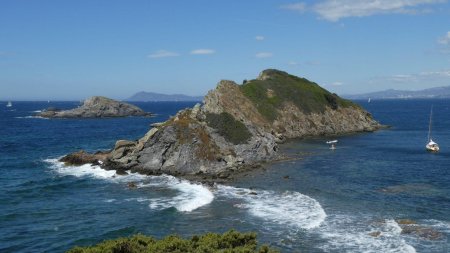 La suite : l’Île Longue.