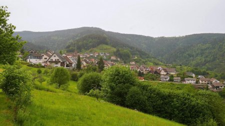 Village de Bermersbach vu de Giersteine.