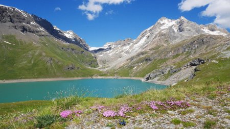 Lac de la Sassière.