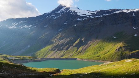 Lac de la Sassière et Grande Sassière.