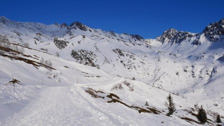 Chemin du retour (Le bout de la route), vue arrière.