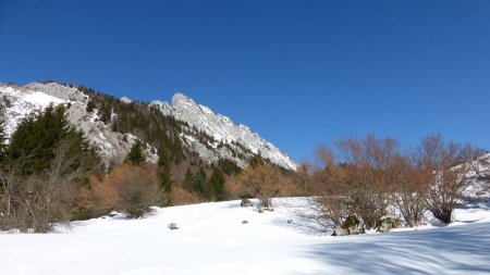 Montée sous le Roc des Bœufs 