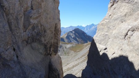 Une fenêtre dans le Massif de l’Aiguille des Pénitents