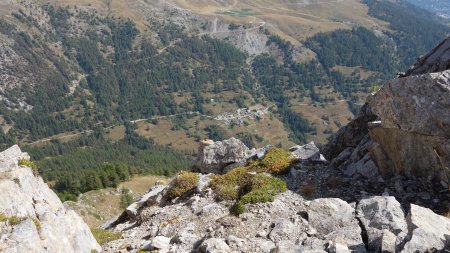 Vue plongeante vers le hameau des Combes