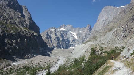 Sur le sentier du glacier Noir