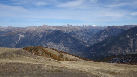 Le Queyras et en dessous la station de Risoul