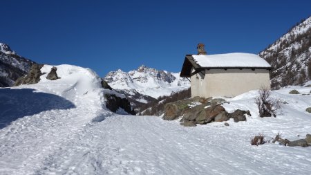 La Chapelle Sainte-Barbe et la Crête du Queyrellin