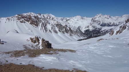 Dernier regard sur les Cerces et vue plongeante sur la face nord du col