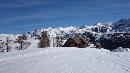 Dans le rétro le refuge du Chardonnet