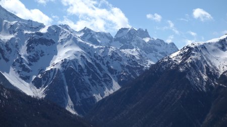 Zoom sur le Pic de Chamoissière et la Roche Méane