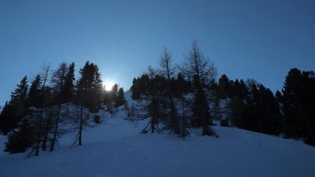 En montée dans la combe nord-nord-est.