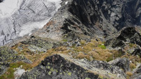 Vue plongeante sur le Col d’Assaly.