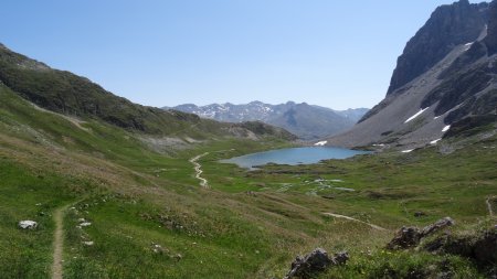 Le lac Rond et le rocher de la Grande Tempête.