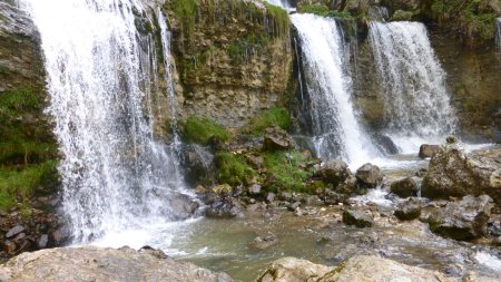 cascade de la Doriaz de la passerelle