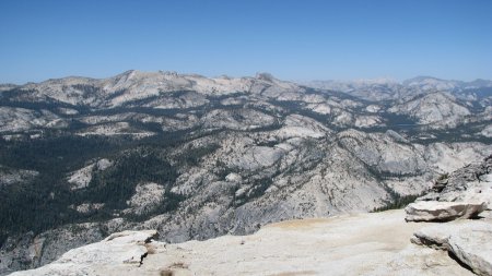 Vue sur le parc depuis le sommet de Clouds Rest (3025m)