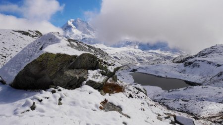 En montée vers le lac Verdet, vue arrière sur le lac Longet.